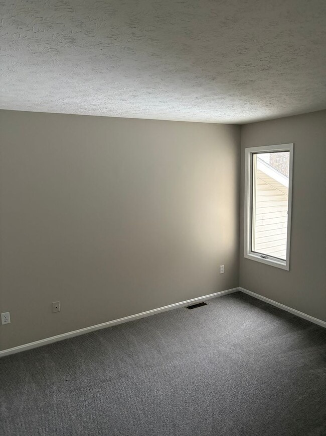 2790 Sand Run Pkwy in Fairlawn, OH - Building Photo - Building Photo