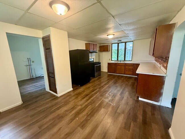 property at 213 N 10th St