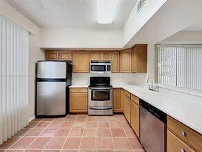 10524 NW 10th St in Plantation, FL - Building Photo - Building Photo