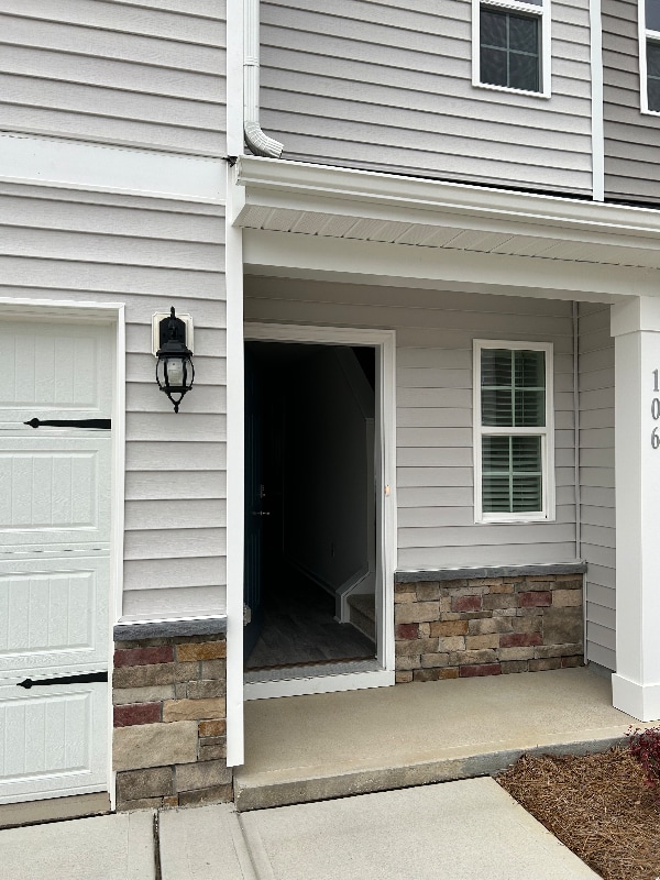 property at 106 March Crk Dr
