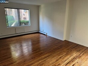 107 Bellgrove Dr in Mahwah, NJ - Building Photo - Building Photo