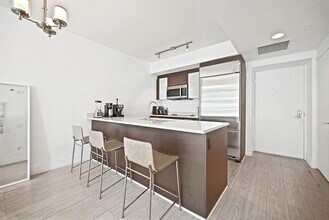 500 Brickell Ave, Unit 1208 in Miami, FL - Building Photo - Building Photo