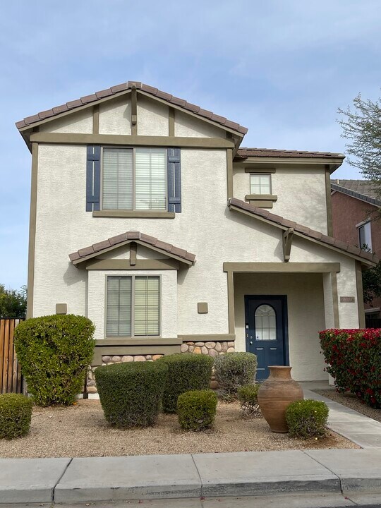 3708 E Kerry Ln in Phoenix, AZ - Foto de edificio