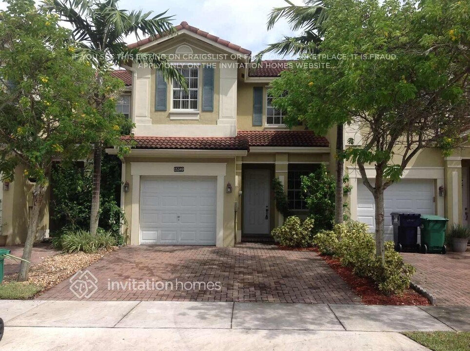 15349 SW 119th Ln in Miami, FL - Building Photo