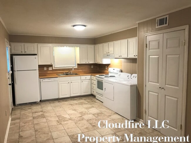 211 James Cir, Unit 218 in Oxford, MS - Building Photo - Building Photo