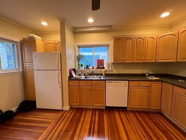 41 Walker St, Unit 1 in Somerville, MA - Building Photo - Building Photo