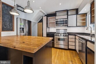 1610 N Greenbrier St in Arlington, VA - Building Photo - Building Photo