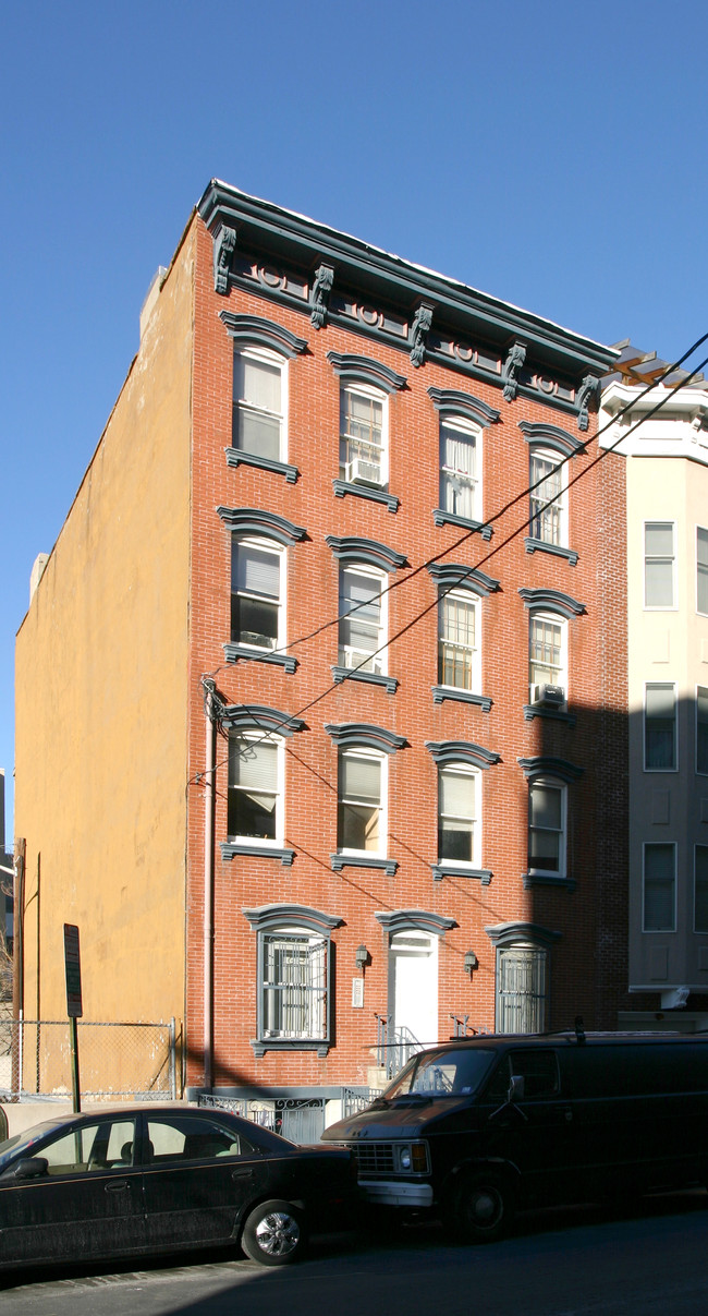 204 Willow Ave in Hoboken, NJ - Building Photo - Building Photo