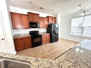 193 Old Pond Cir in Pooler, GA - Building Photo - Building Photo