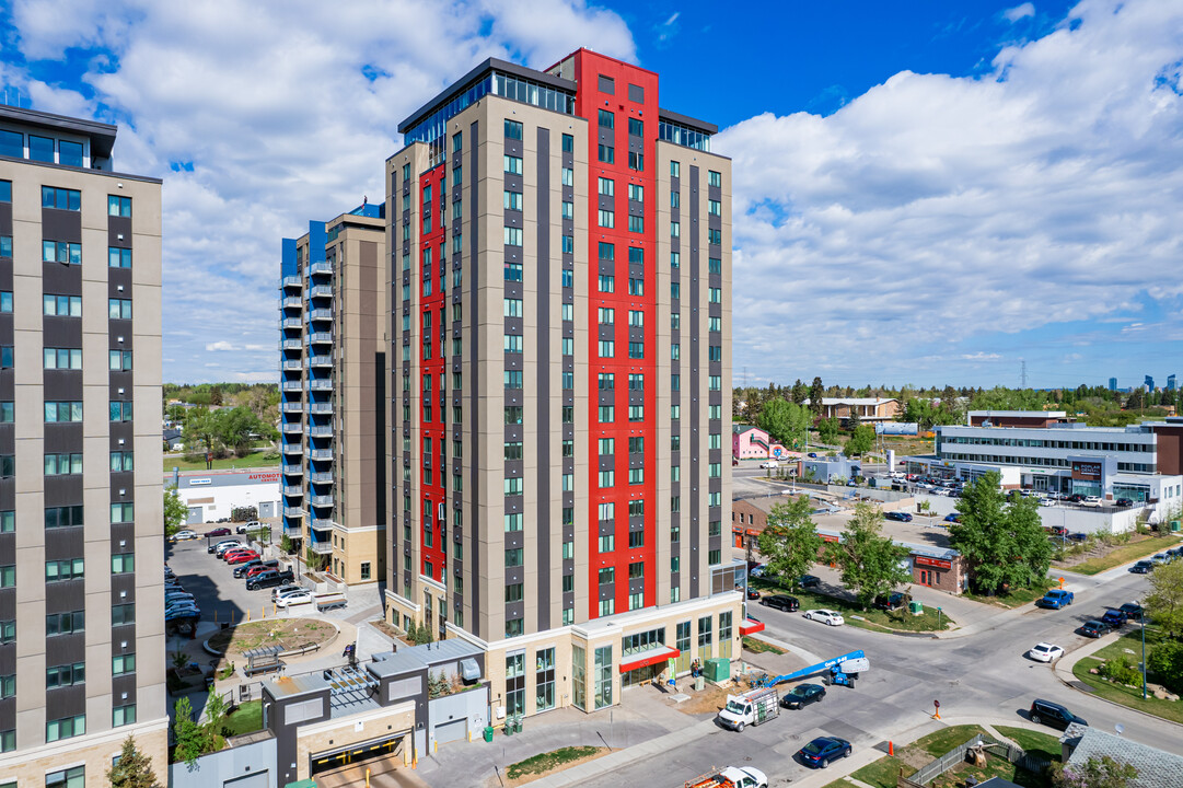 Orion at Lumino Park in Calgary, AB - Building Photo