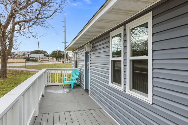 1140 Salter Path Rd in Atlantic Beach, NC - Building Photo - Building Photo