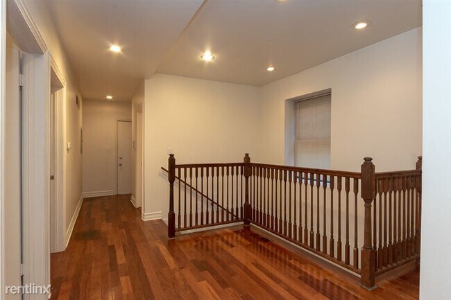 4347 N Sawyer Ave in Chicago, IL - Building Photo - Building Photo