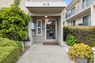412 Richmond Dr in Millbrae, CA - Foto de edificio - Building Photo