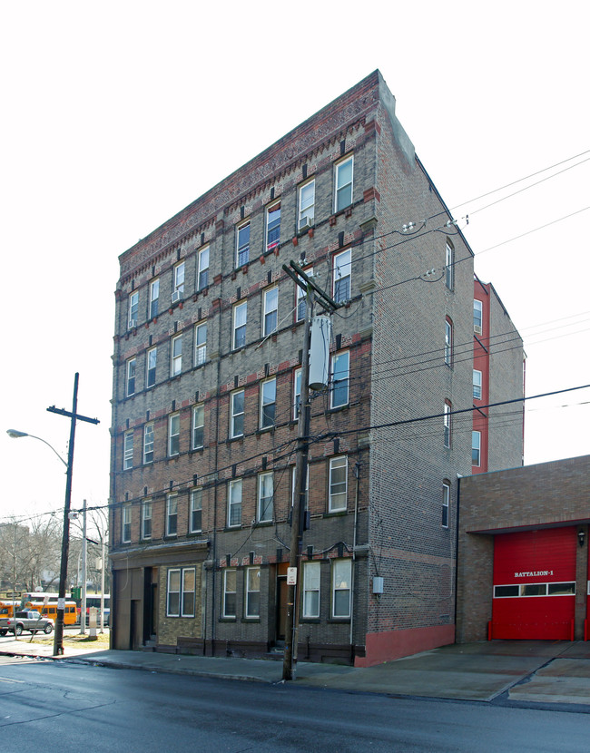 90-92 Vark St in Yonkers, NY - Building Photo - Building Photo