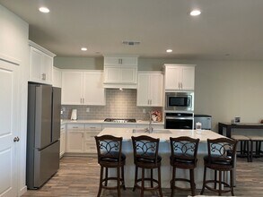 14906 Wayne Lee Ct in Bakersfield, CA - Building Photo - Building Photo
