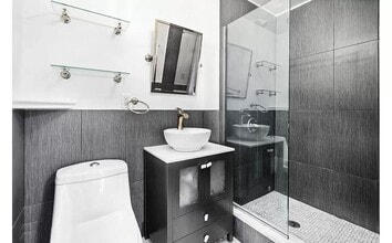 316 W 11th St in New York, NY - Building Photo - Building Photo