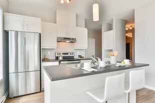 Viva-Citè Saint-Hubert in Longueuil, QC - Building Photo