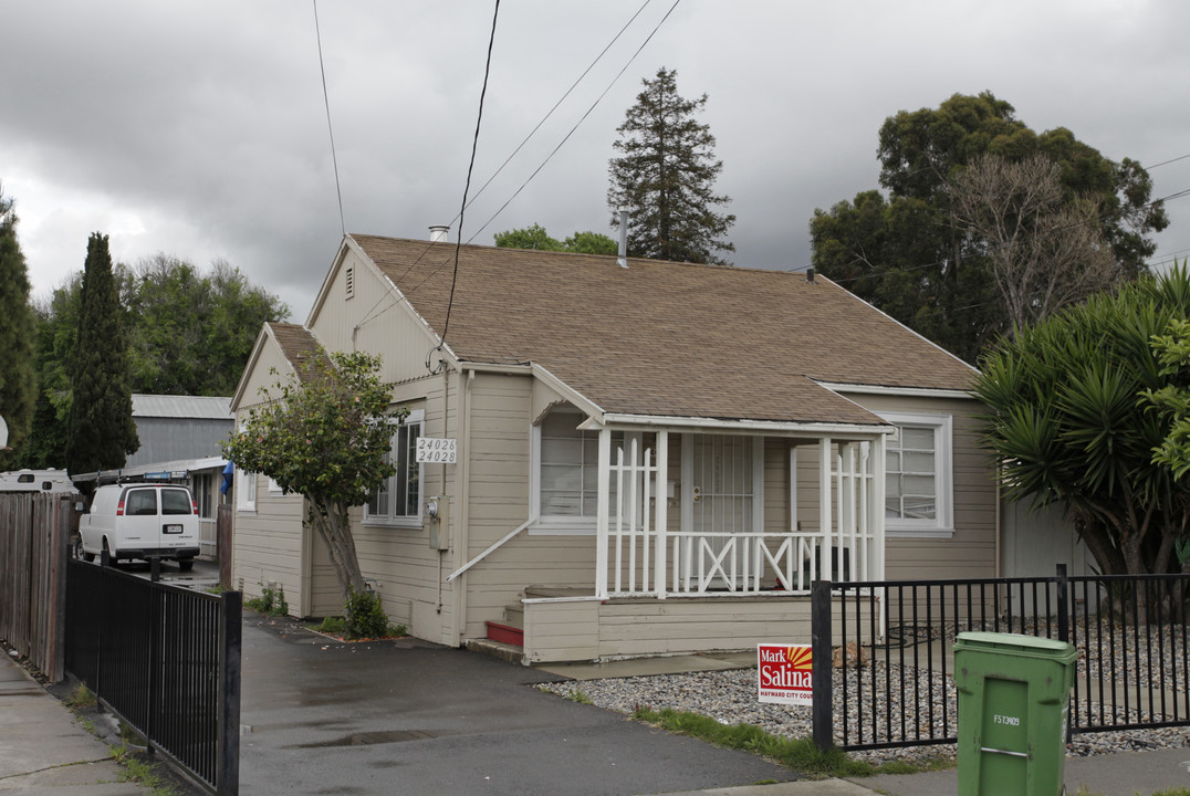 24024 Park St in Hayward, CA - Foto de edificio