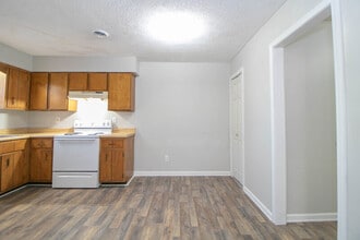 12-412 Thompsonville Ln in Oak Grove, KY - Building Photo - Building Photo