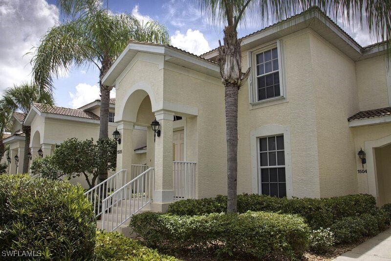 10129 Colonial Country Club Blvd in Ft. Myers, FL - Building Photo