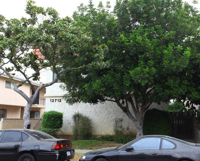 12712 Cranbrook Ave in Hawthorne, CA - Building Photo - Building Photo