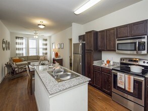 Balcones Lofts in Balcones Heights, TX - Building Photo - Building Photo