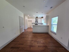 2105 Tiger Trail in Round Rock, TX - Foto de edificio - Building Photo