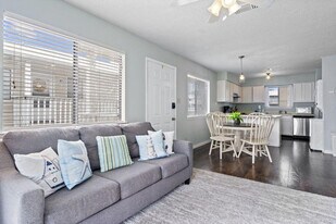 25925 Canal Rd in Orange Beach, AL - Building Photo