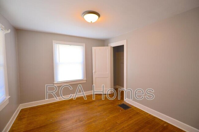 4321 English Ave in Indianapolis, IN - Foto de edificio - Building Photo
