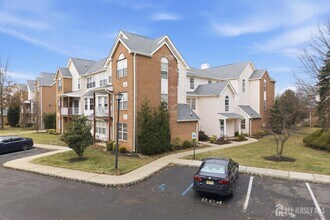 405 Plymouth Rd in North Brunswick, NJ - Building Photo - Building Photo