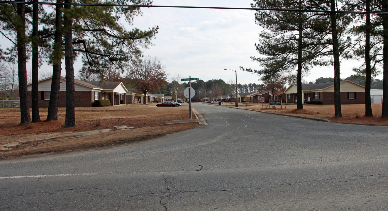 Forbes Manor in Smithfield, NC - Building Photo