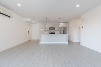 44 North Beacon St, Unit 405 in Boston, MA - Building Photo - Building Photo