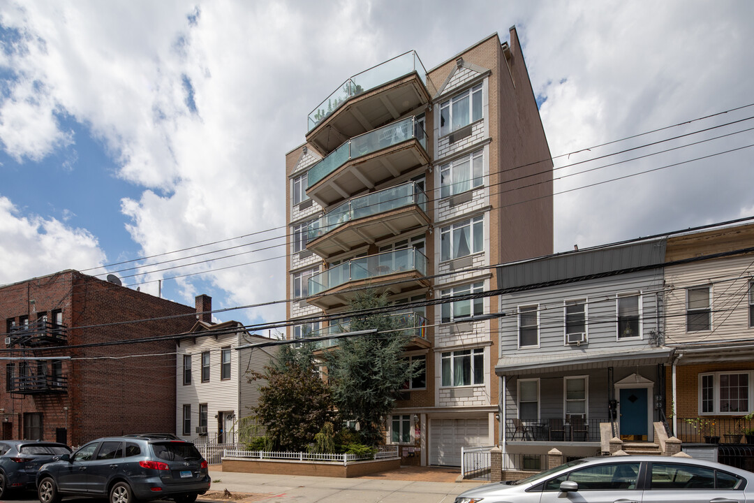 Crescent View in Astoria, NY - Building Photo