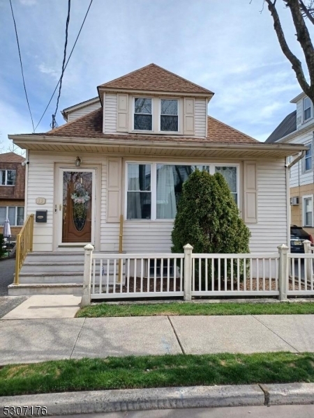 13 Marconi St in Clifton, NJ - Building Photo