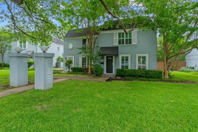6109 Bullard Dr