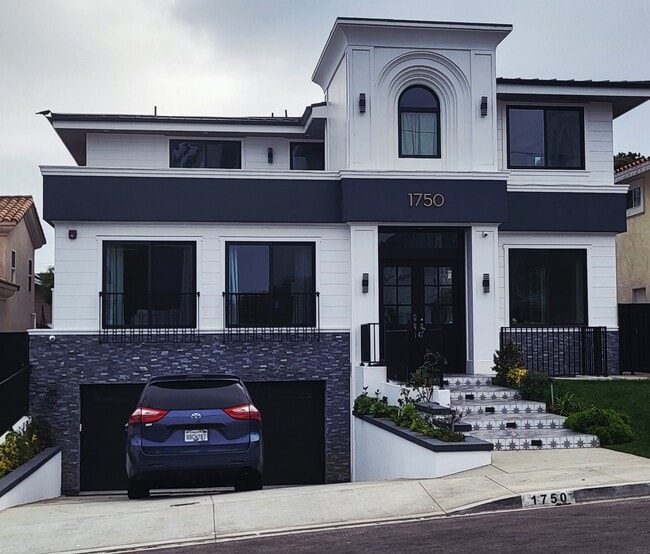 1750 Gates Ave, Unit #1