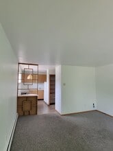 1484 S 92nd St in West Allis, WI - Building Photo - Building Photo