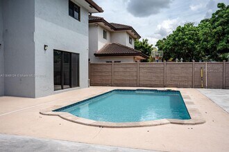 16710 SW 140th Ave in Miami, FL - Building Photo - Building Photo