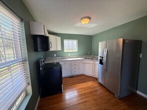 3427 Old US 421 Hwy E in Yadkinville, NC - Building Photo - Building Photo