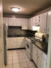 126 Mammoth Rd-Unit -#27 in Hooksett, NH - Building Photo - Building Photo