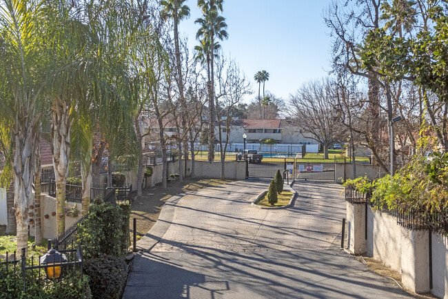 Central Park Condominiums in Fresno, CA - Building Photo - Building Photo