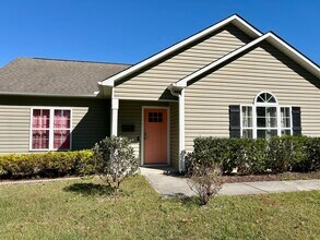 301 Kraft St in Holly Ridge, NC - Building Photo - Building Photo