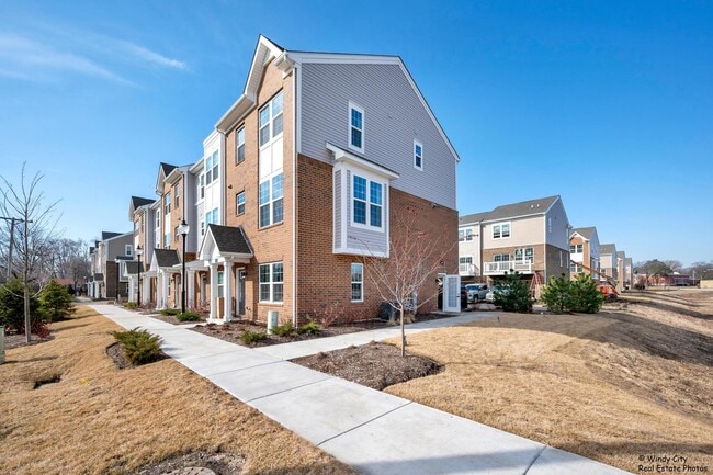 908 Jenkins Ct in Wheeling, IL - Foto de edificio - Building Photo