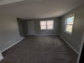 45 N Lake Ave in Southwick, MA - Building Photo - Building Photo