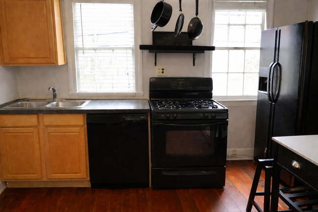 43 Vanderhorst St in Charleston, SC - Building Photo - Building Photo