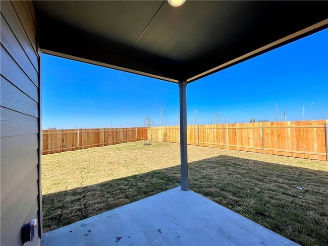 126 Canley Lp in Hutto, TX - Building Photo - Building Photo