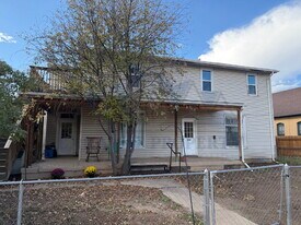 614 S 5th St in Laramie, WY - Building Photo