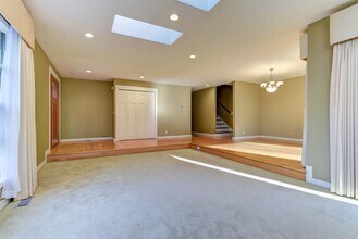 5180 Highland Dr in Bellevue, WA - Building Photo - Building Photo