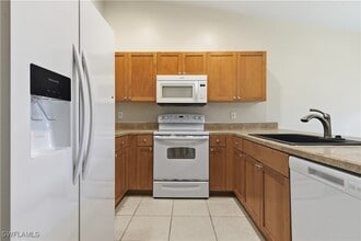 516-518 SE 5th Pl in Cape Coral, FL - Building Photo - Building Photo