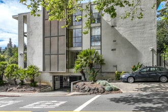 The Montclair in Oakland, CA - Building Photo - Building Photo